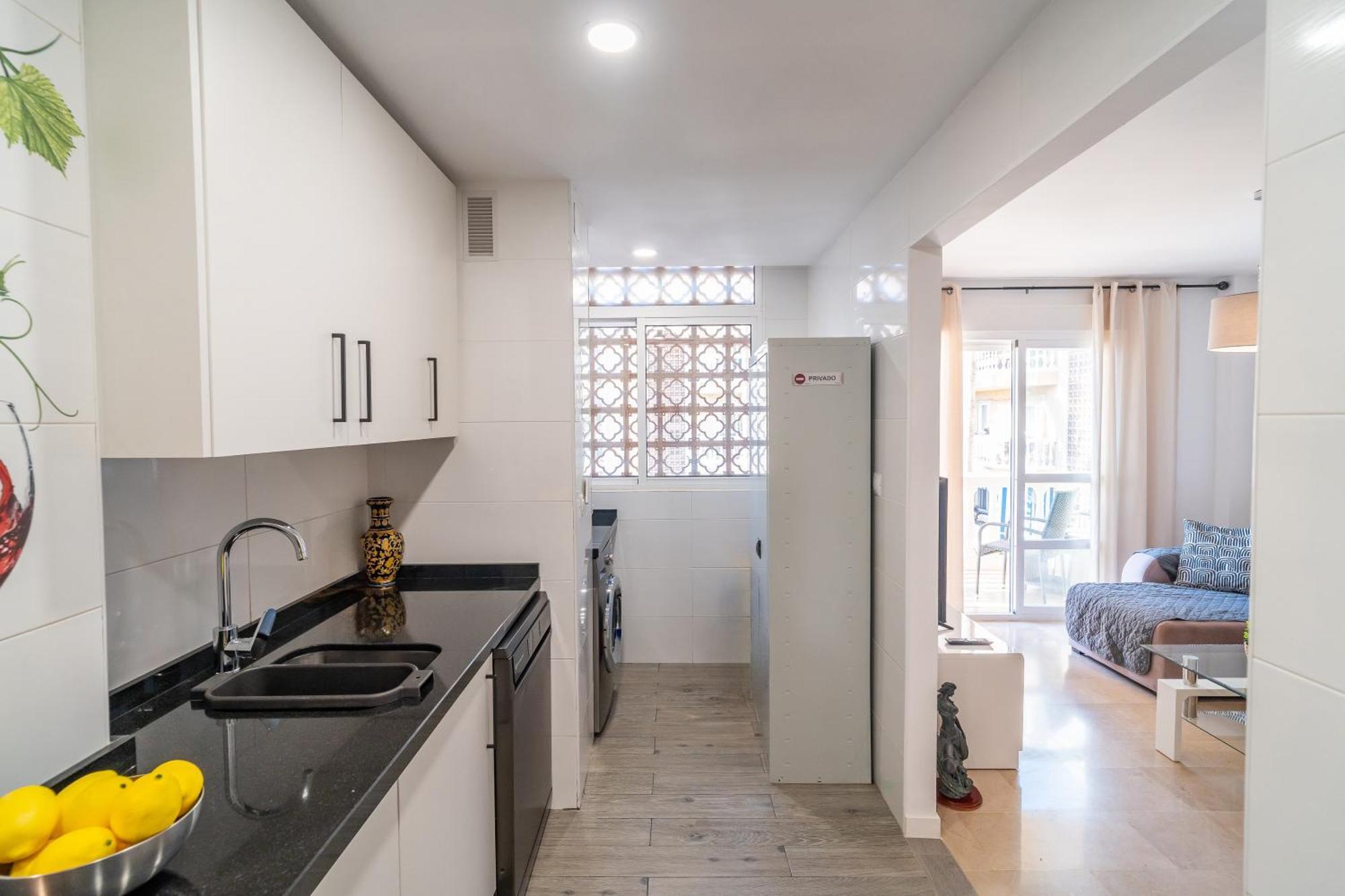 Casa Playa Guadalmar, Beautiful Apartment In Front Of The Sea, Wifi, Ac, Smart Tv, Private Parking マラガ エクステリア 写真