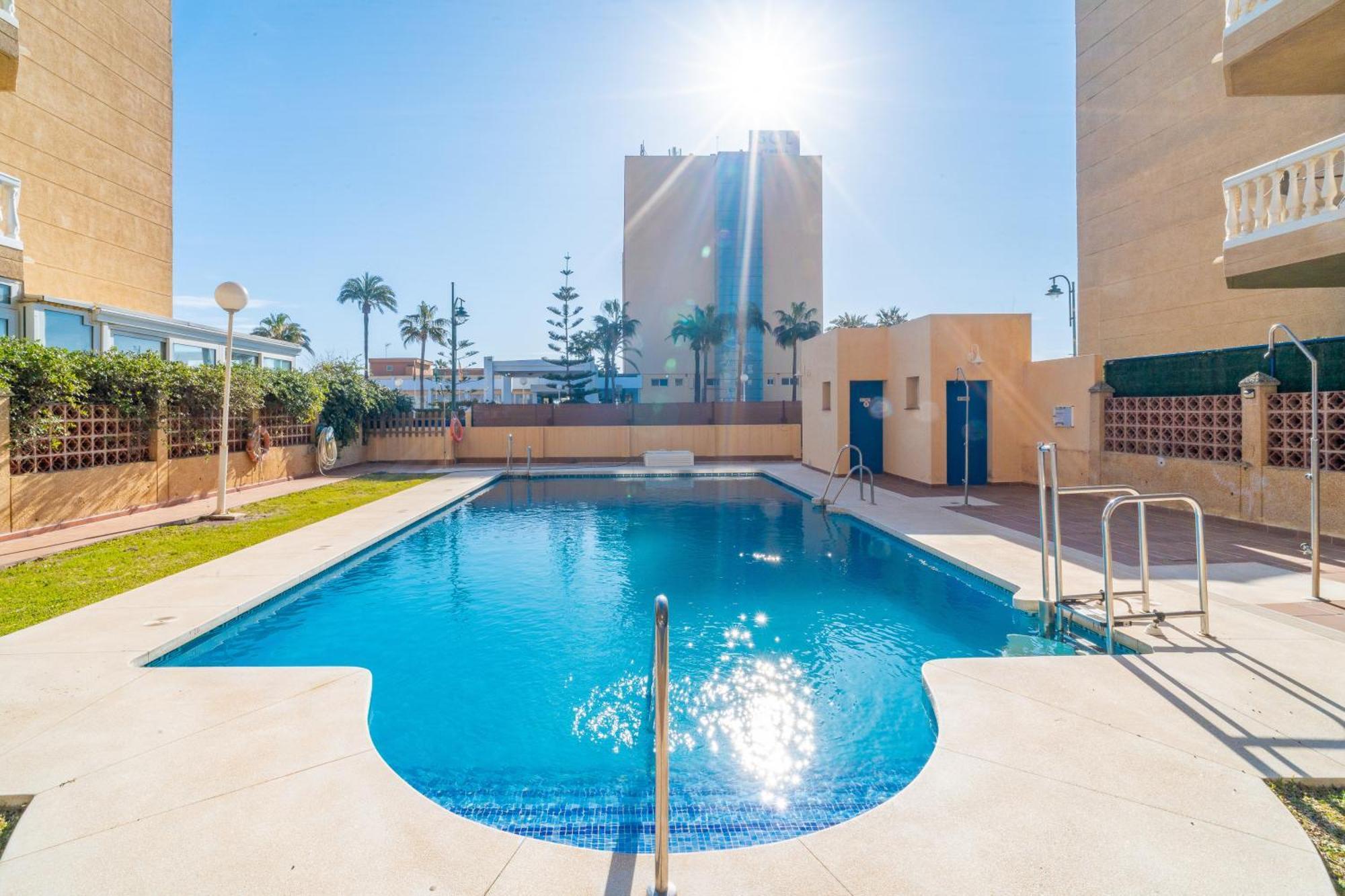 Casa Playa Guadalmar, Beautiful Apartment In Front Of The Sea, Wifi, Ac, Smart Tv, Private Parking マラガ エクステリア 写真