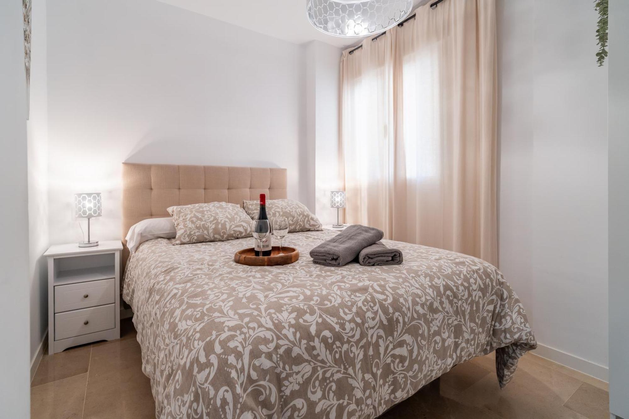 Casa Playa Guadalmar, Beautiful Apartment In Front Of The Sea, Wifi, Ac, Smart Tv, Private Parking マラガ エクステリア 写真