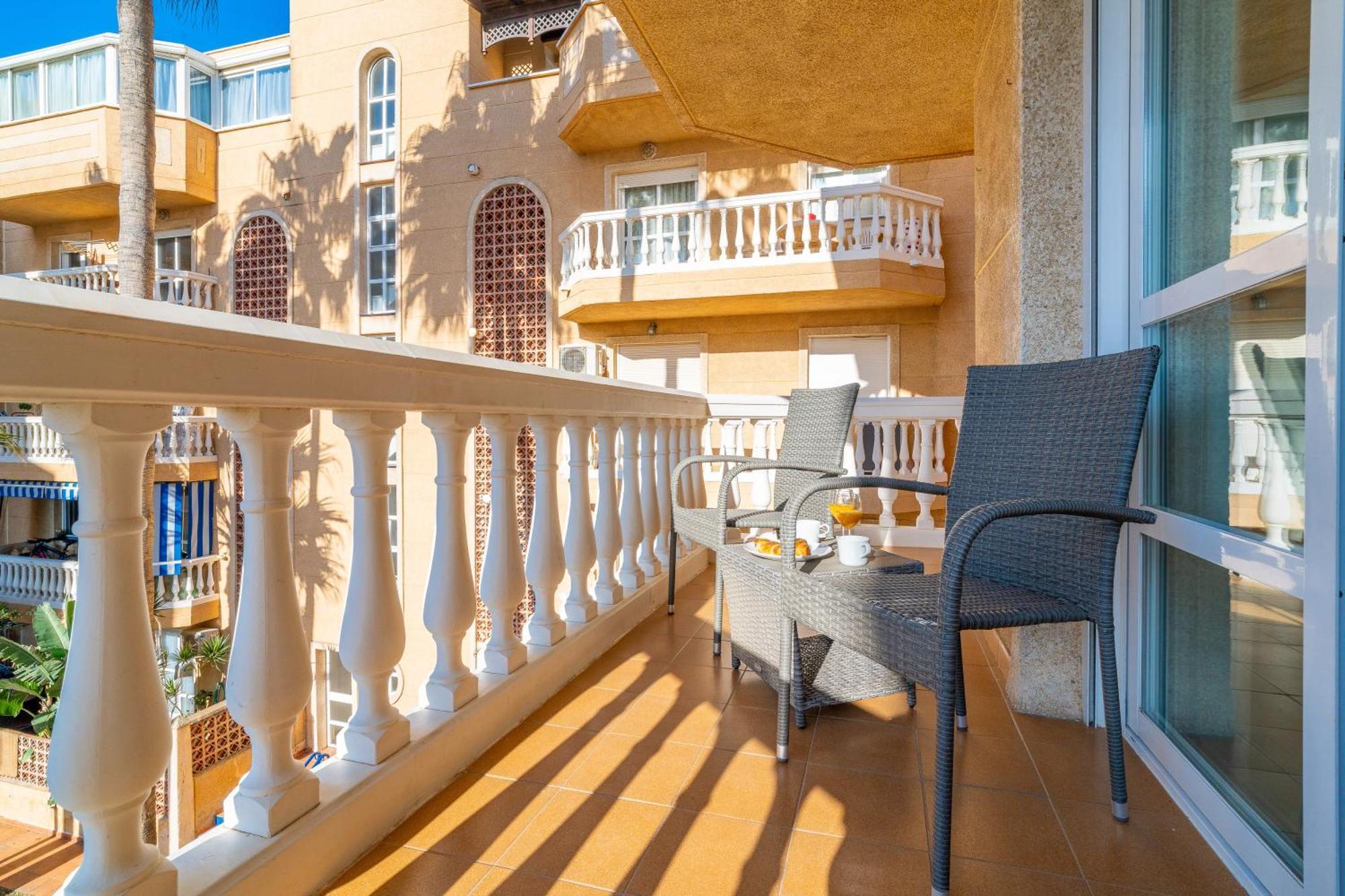 Casa Playa Guadalmar, Beautiful Apartment In Front Of The Sea, Wifi, Ac, Smart Tv, Private Parking マラガ エクステリア 写真
