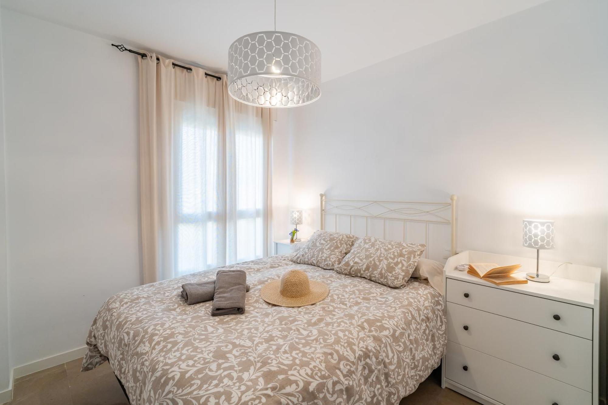Casa Playa Guadalmar, Beautiful Apartment In Front Of The Sea, Wifi, Ac, Smart Tv, Private Parking マラガ エクステリア 写真
